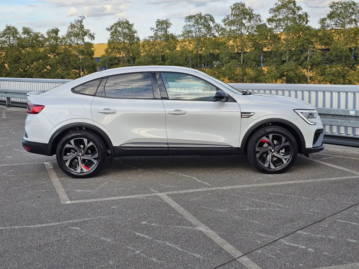 1.6 E-Tech Hybrid 145 R.S. Line Trekhaak | Adaptive Cruise Control | Android Auto/Apple Carplay | Stoel en Stuur Verwarming