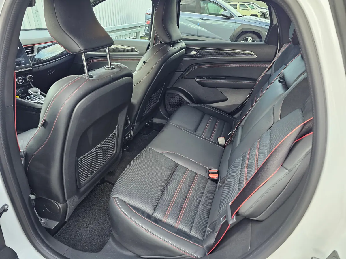 1.6 E-Tech Hybrid 145 R.S. Line Trekhaak | Adaptive Cruise Control | Android Auto/Apple Carplay | Stoel en Stuur Verwarming