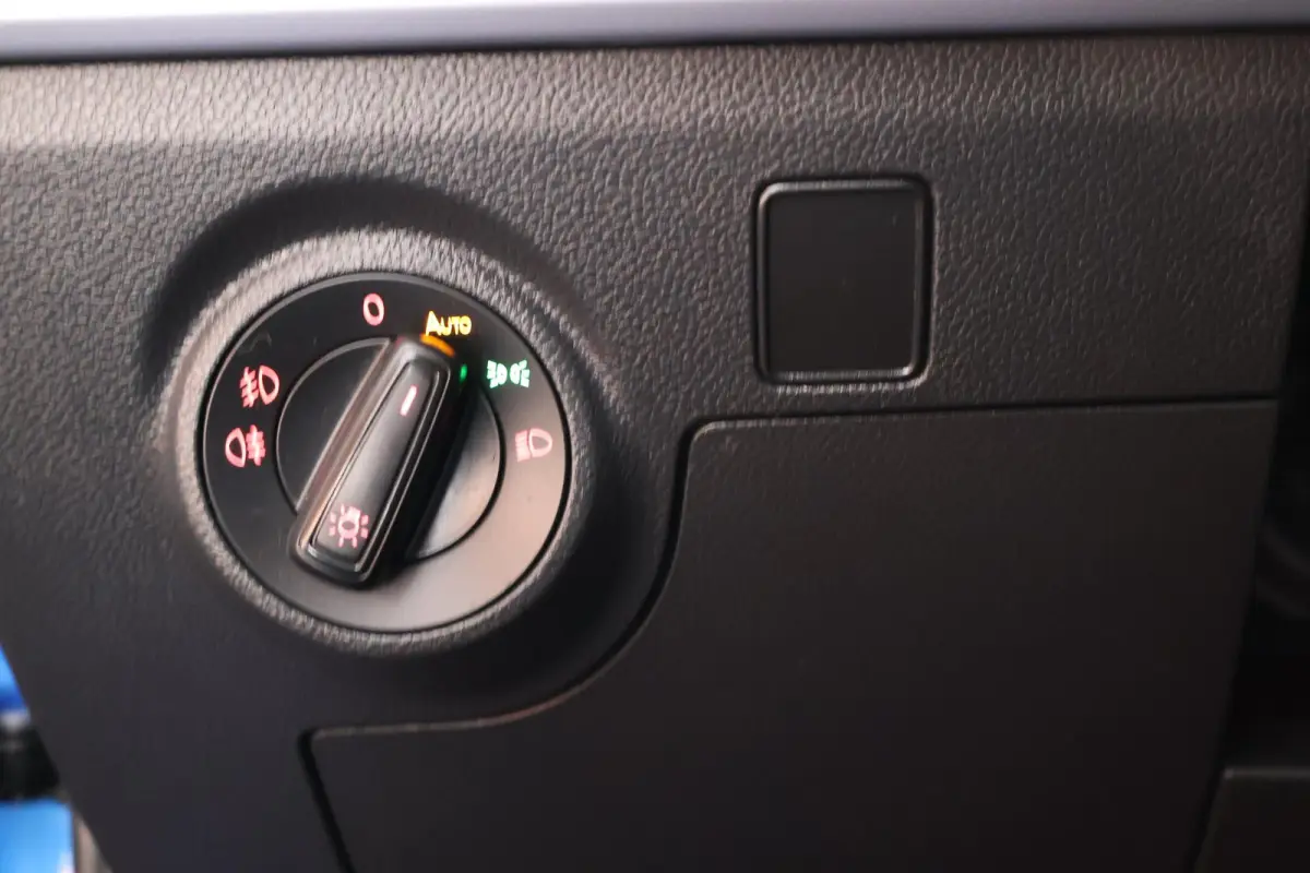 1.0 EcoTSI 95pk FR Business Intense Stoelverwarming Camera Virtual Cockpit LED Navigatie