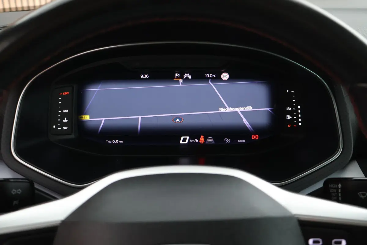 1.0 EcoTSI 95pk FR Business Intense Stoelverwarming Camera Virtual Cockpit LED Navigatie