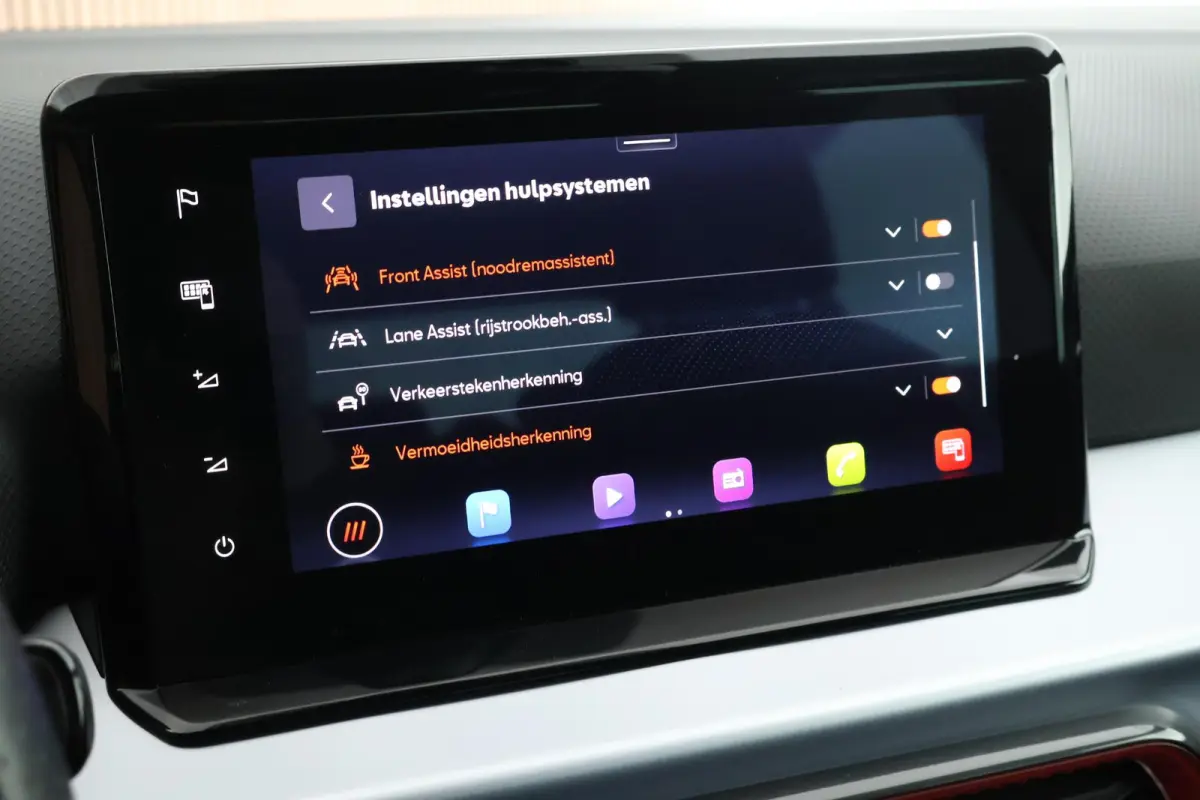 1.0 EcoTSI 95pk FR Business Intense Stoelverwarming Camera Virtual Cockpit LED Navigatie