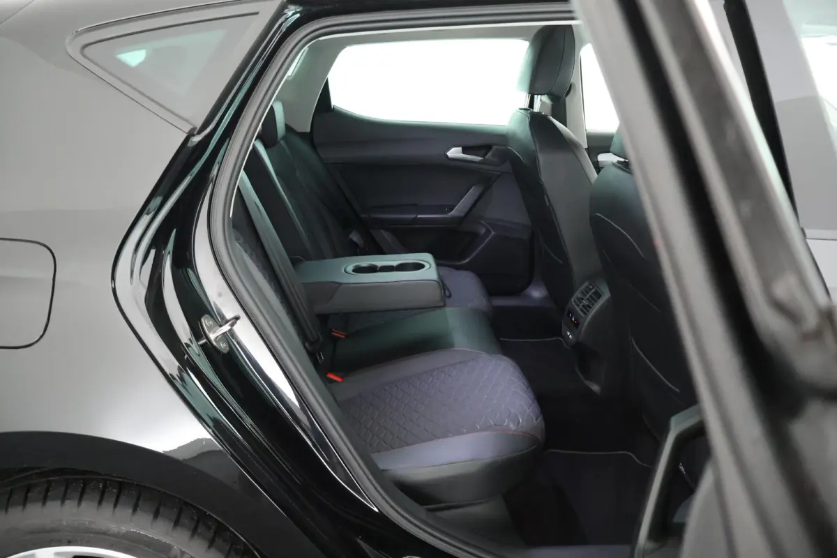 1.4 TSI 204pk eHybrid PHEV FR Business Intense Stoelverwarming Navigatie