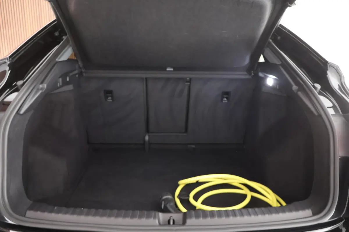 40 S edition 77 kWh 204pk SOH 94% Camera Matrix LED ACC Sfeerverlichting Navigatie Stoelverwarming Sportstoelen