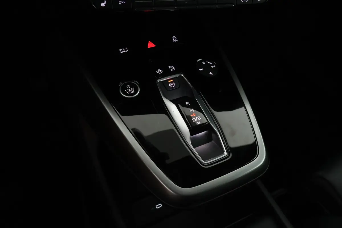 40 S edition 77 kWh 204pk SOH 94% Camera Matrix LED ACC Sfeerverlichting Navigatie Stoelverwarming Sportstoelen