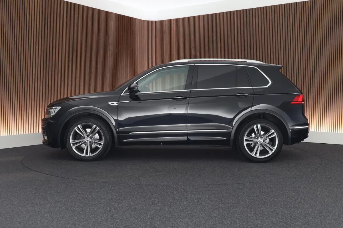 2.0 TSI 180pk DSG 4Motion R-Line Highline Trekhaak Keyless Virtual Cockpit Navigatie