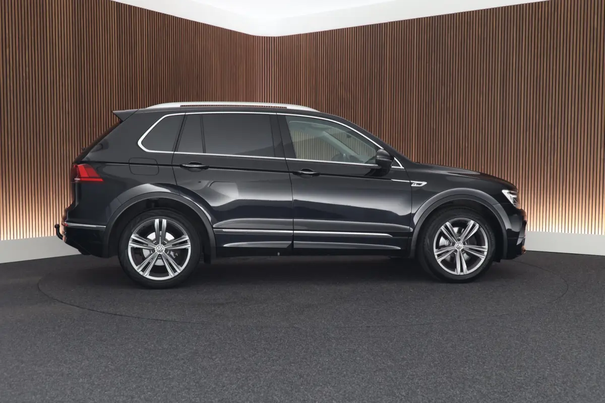 2.0 TSI 180pk DSG 4Motion R-Line Highline Trekhaak Keyless Virtual Cockpit Navigatie