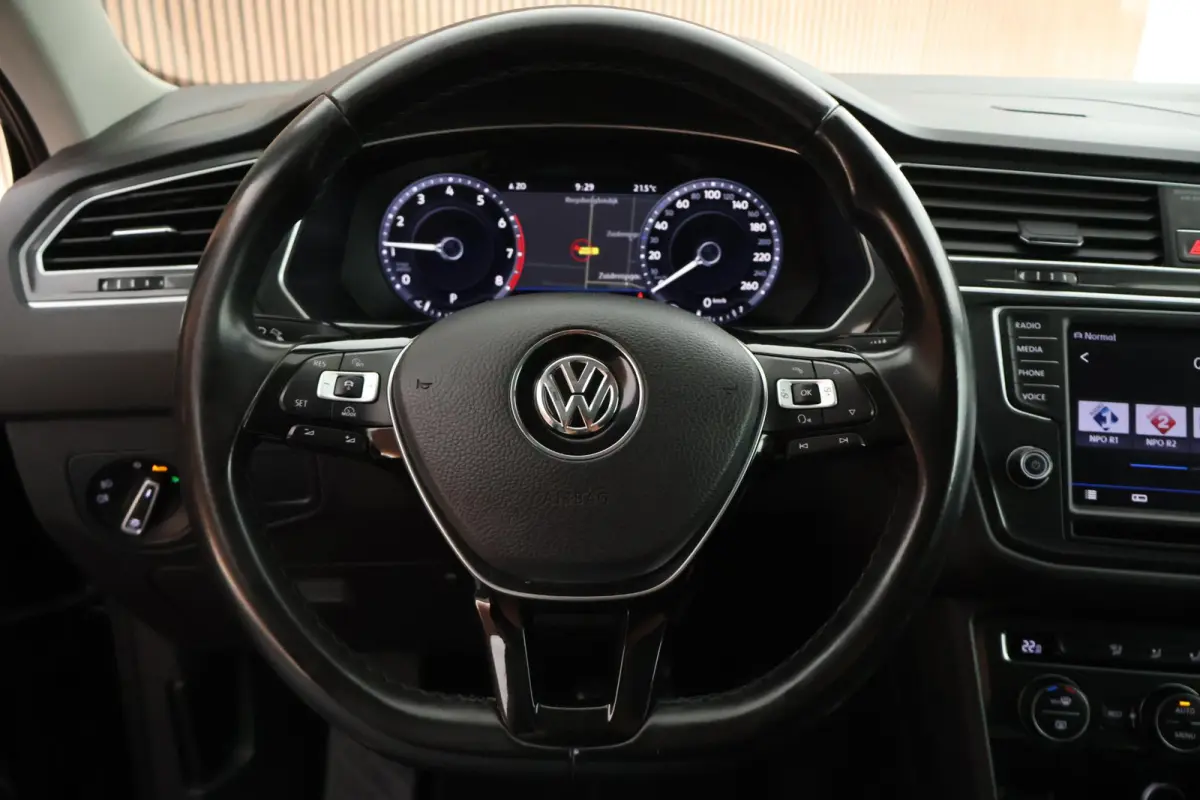2.0 TSI 180pk DSG 4Motion R-Line Highline Trekhaak Keyless Virtual Cockpit Navigatie