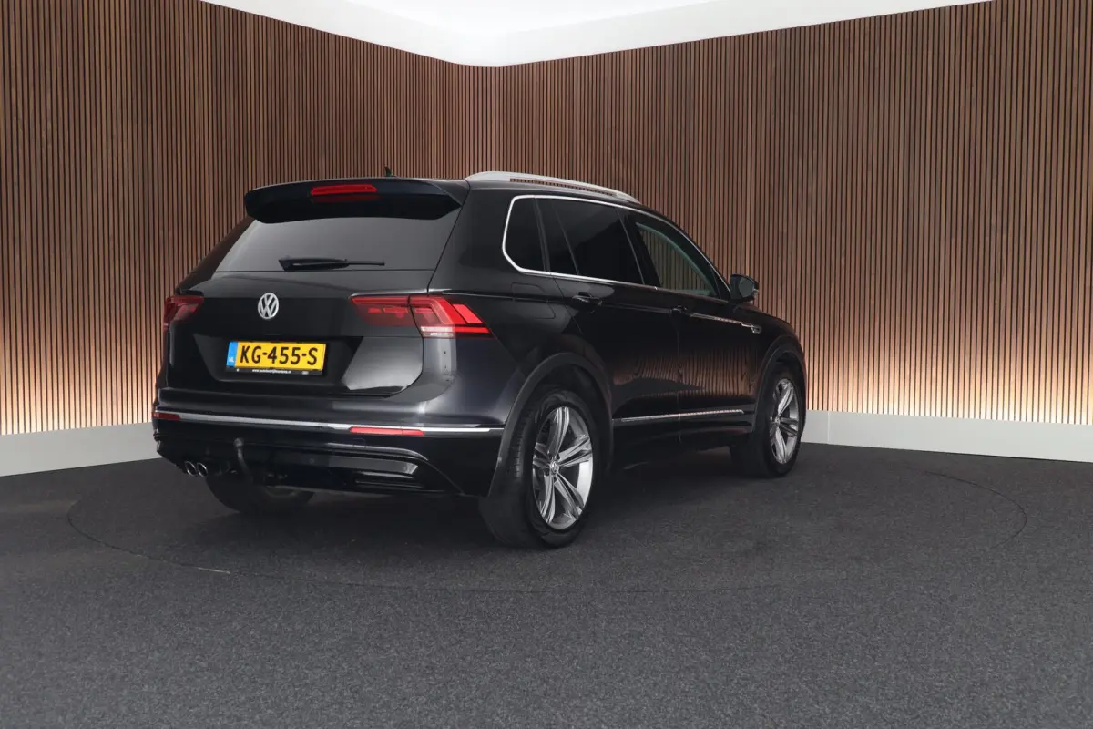 2.0 TSI 180pk DSG 4Motion R-Line Highline Trekhaak Keyless Virtual Cockpit Navigatie