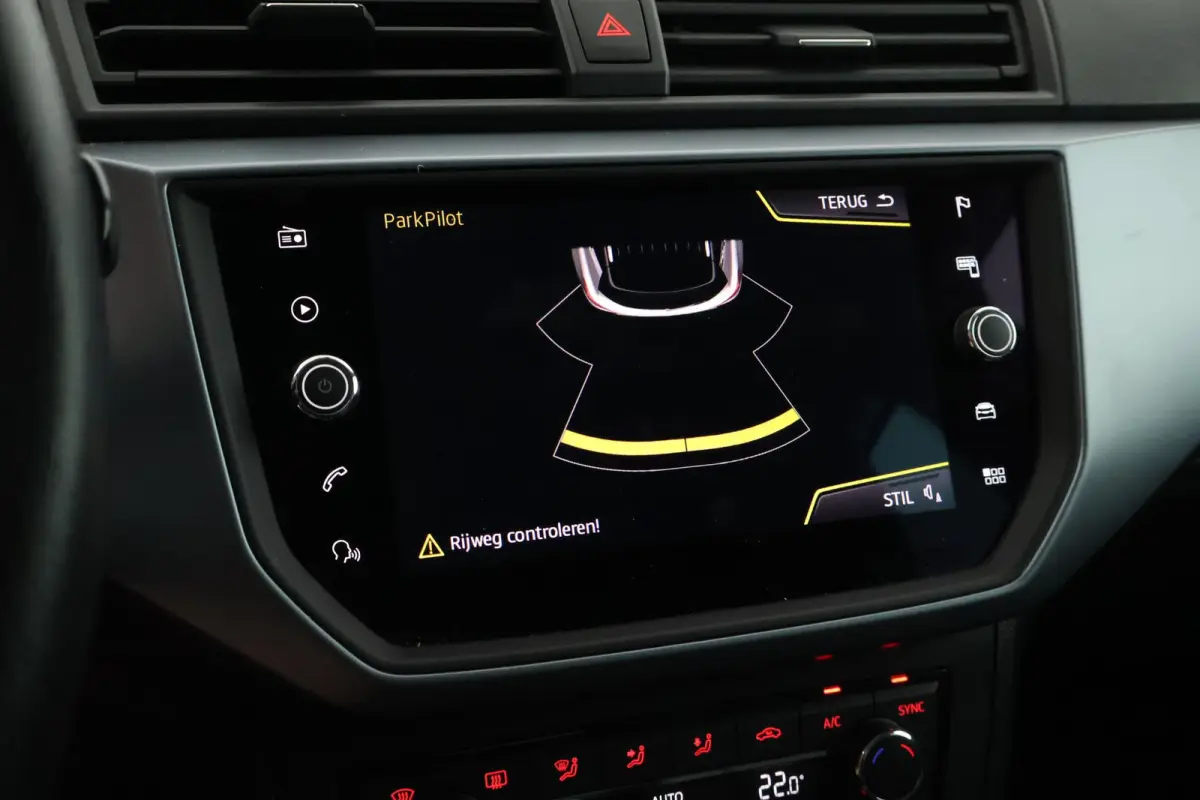 1.0 TSI 95pk Style Launch Edition Navigatie Climate Control Parkeersensoren