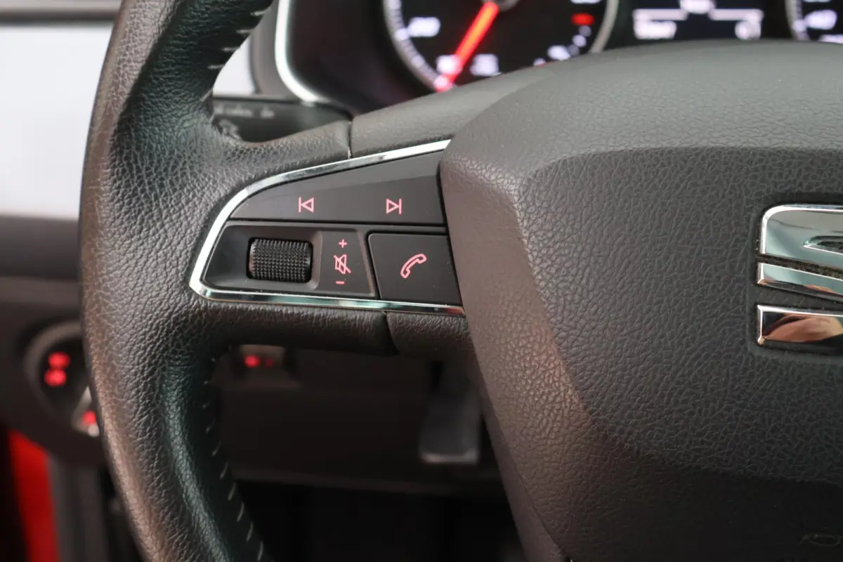 1.0 TSI 95pk Style Launch Edition Navigatie Climate Control Parkeersensoren