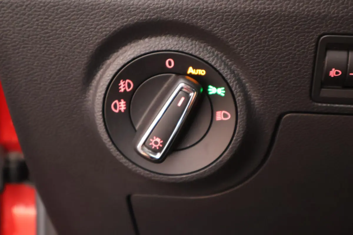 1.0 TSI 95pk Style Launch Edition Navigatie Climate Control Parkeersensoren