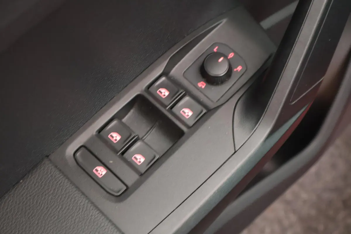 1.0 TSI 95pk Style Launch Edition Navigatie Climate Control Parkeersensoren
