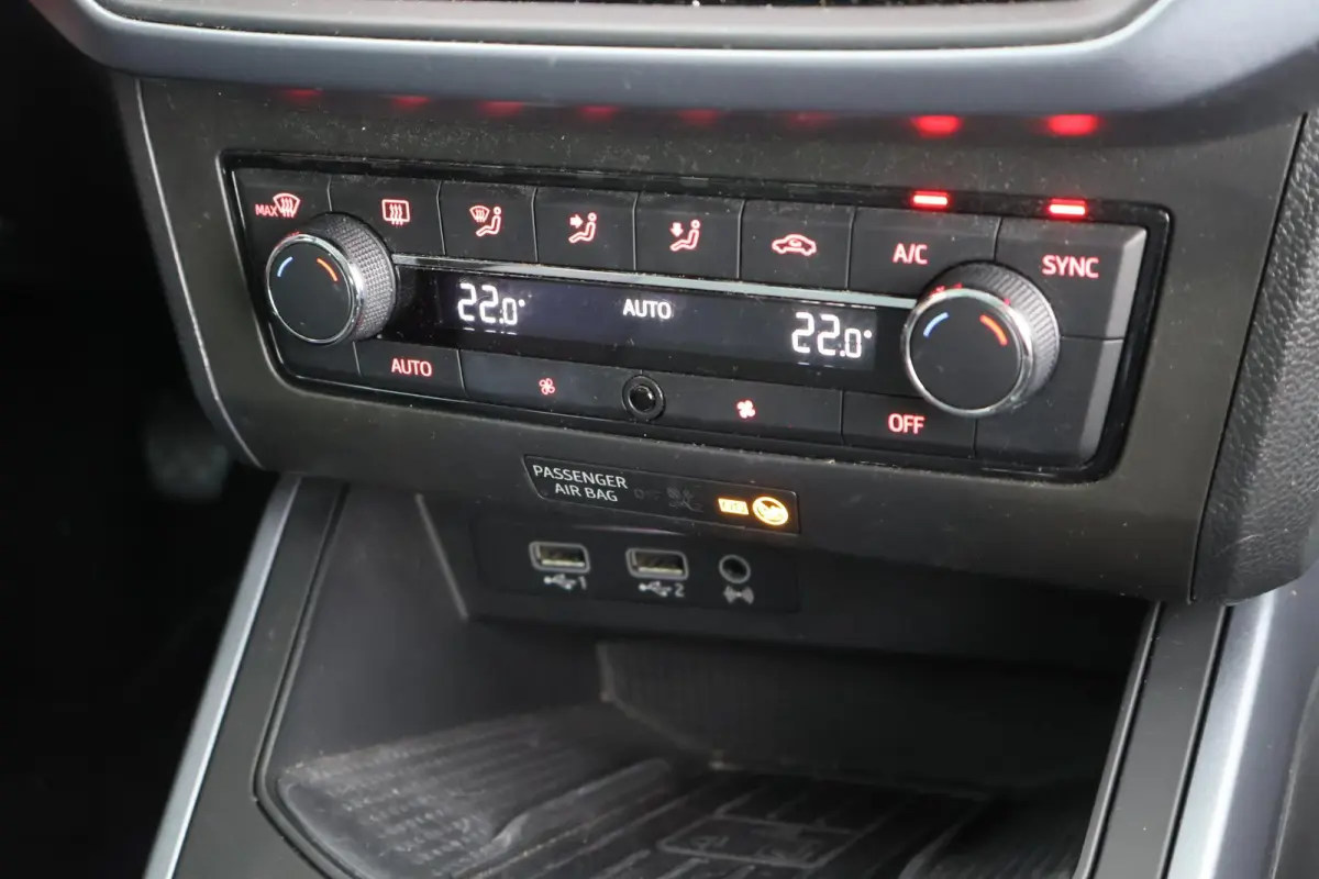 1.0 TSI 95pk Style Launch Edition Navigatie Climate Control Parkeersensoren