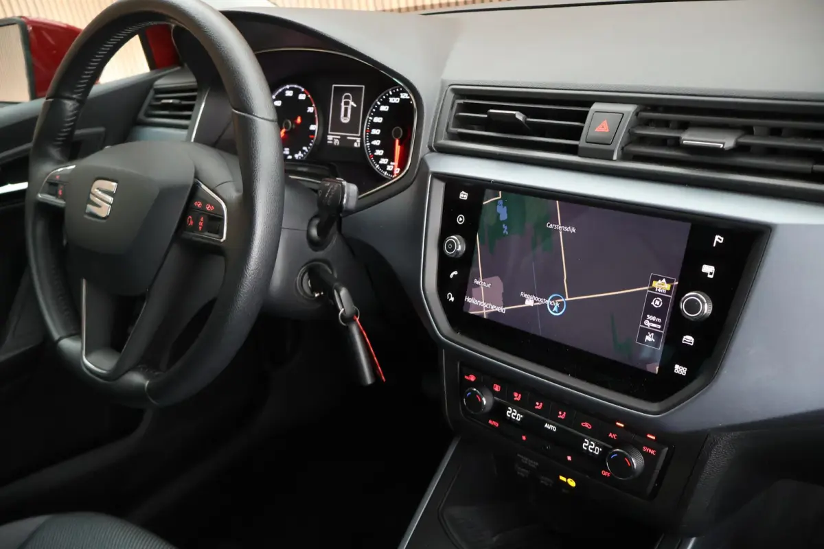 1.0 TSI 95pk Style Launch Edition Navigatie Climate Control Parkeersensoren