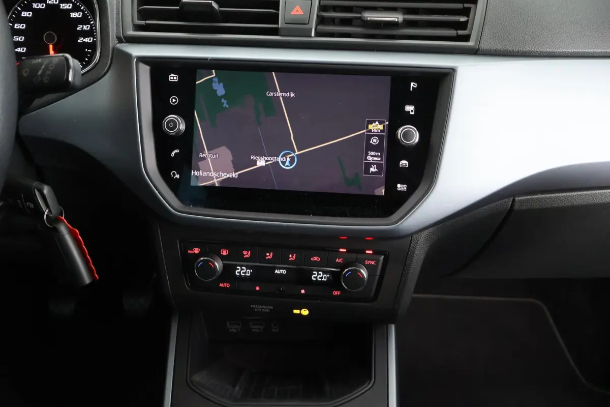 1.0 TSI 95pk Style Launch Edition Navigatie Climate Control Parkeersensoren