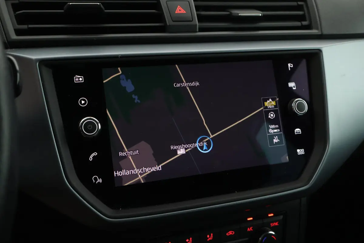 1.0 TSI 95pk Style Launch Edition Navigatie Climate Control Parkeersensoren