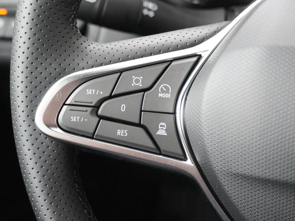 techno full hybrid E-Tech 160 | pack advanced driving assist | pack light & sound |