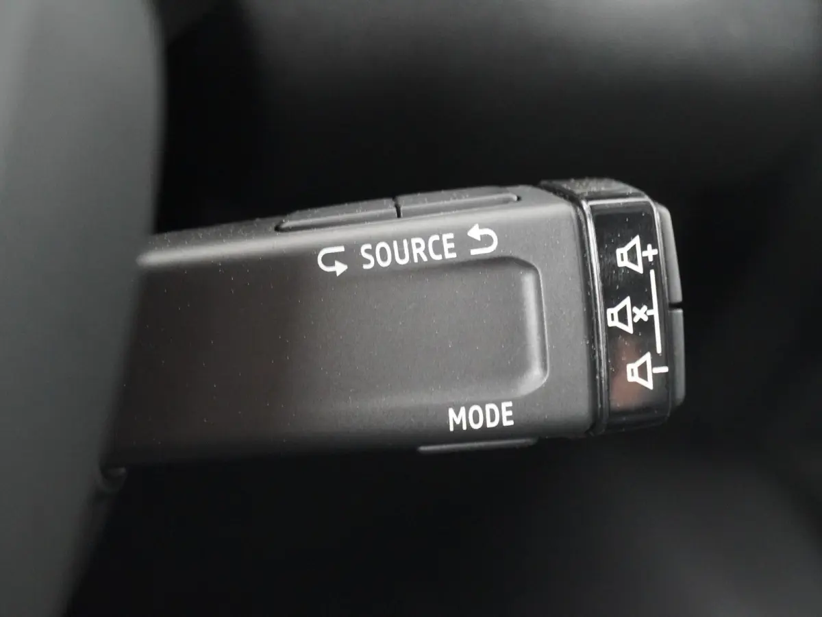 techno full hybrid E-Tech 160 | pack advanced driving assist | pack light & sound |