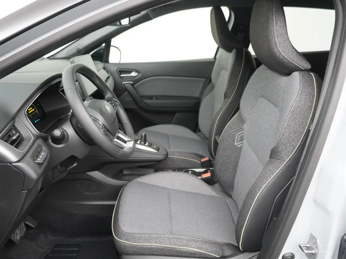 techno full hybrid E-Tech 160 | pack advanced driving assist | pack light & sound |