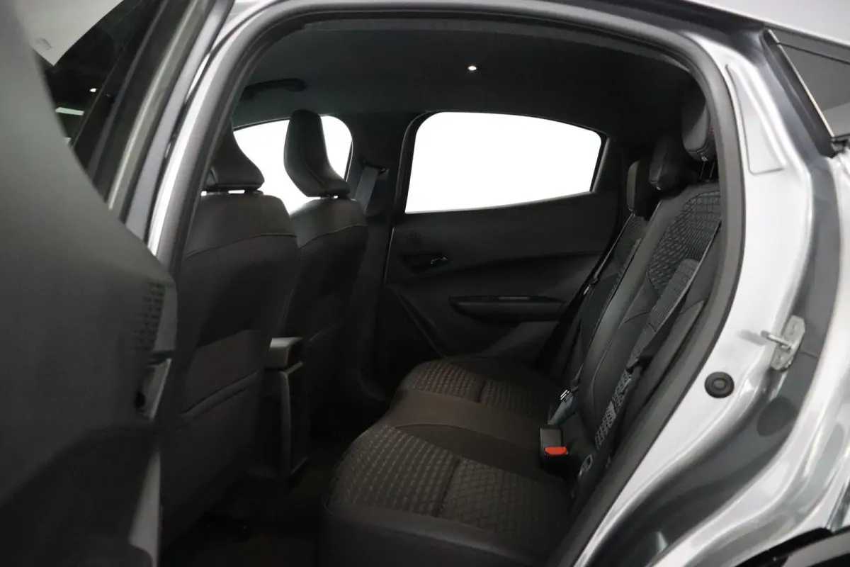 techno full hybrid E-Tech 160 pk | pack winter, safety & parking | lichtmetalen wielen 18""rythmic" | verlenging connected services openR link met vijf jaar |