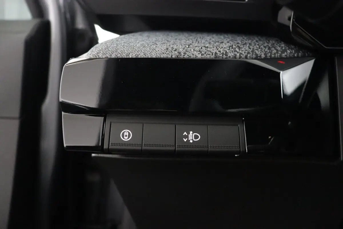 techno full hybrid E-Tech 160 pk | pack winter, safety & parking | lichtmetalen wielen 18""rythmic" | verlenging connected services openR link met vijf jaar |