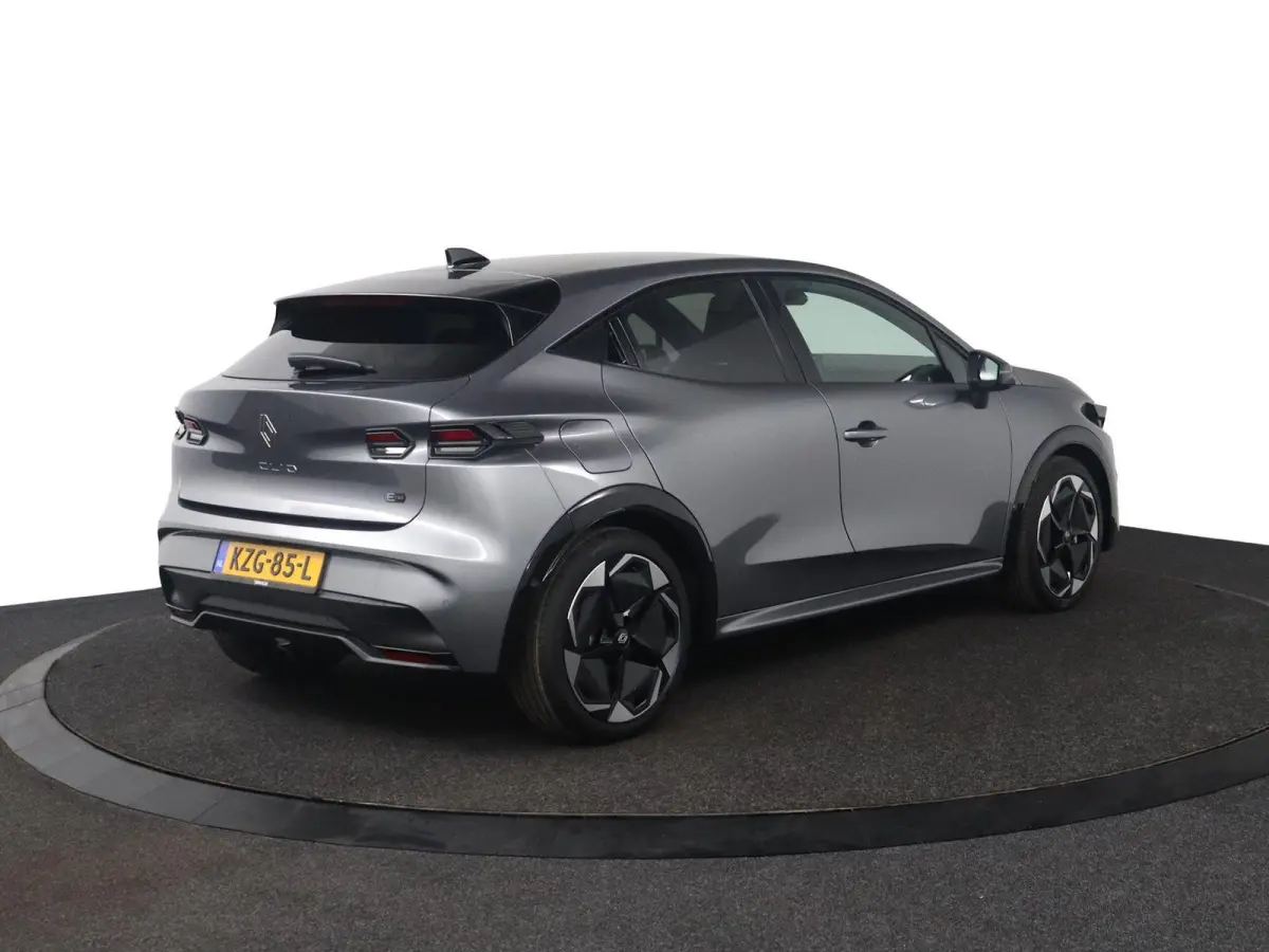 techno full hybrid E-Tech 160 pk | pack winter, safety & parking | lichtmetalen wielen 18""rythmic" | verlenging connected services openR link met vijf jaar |