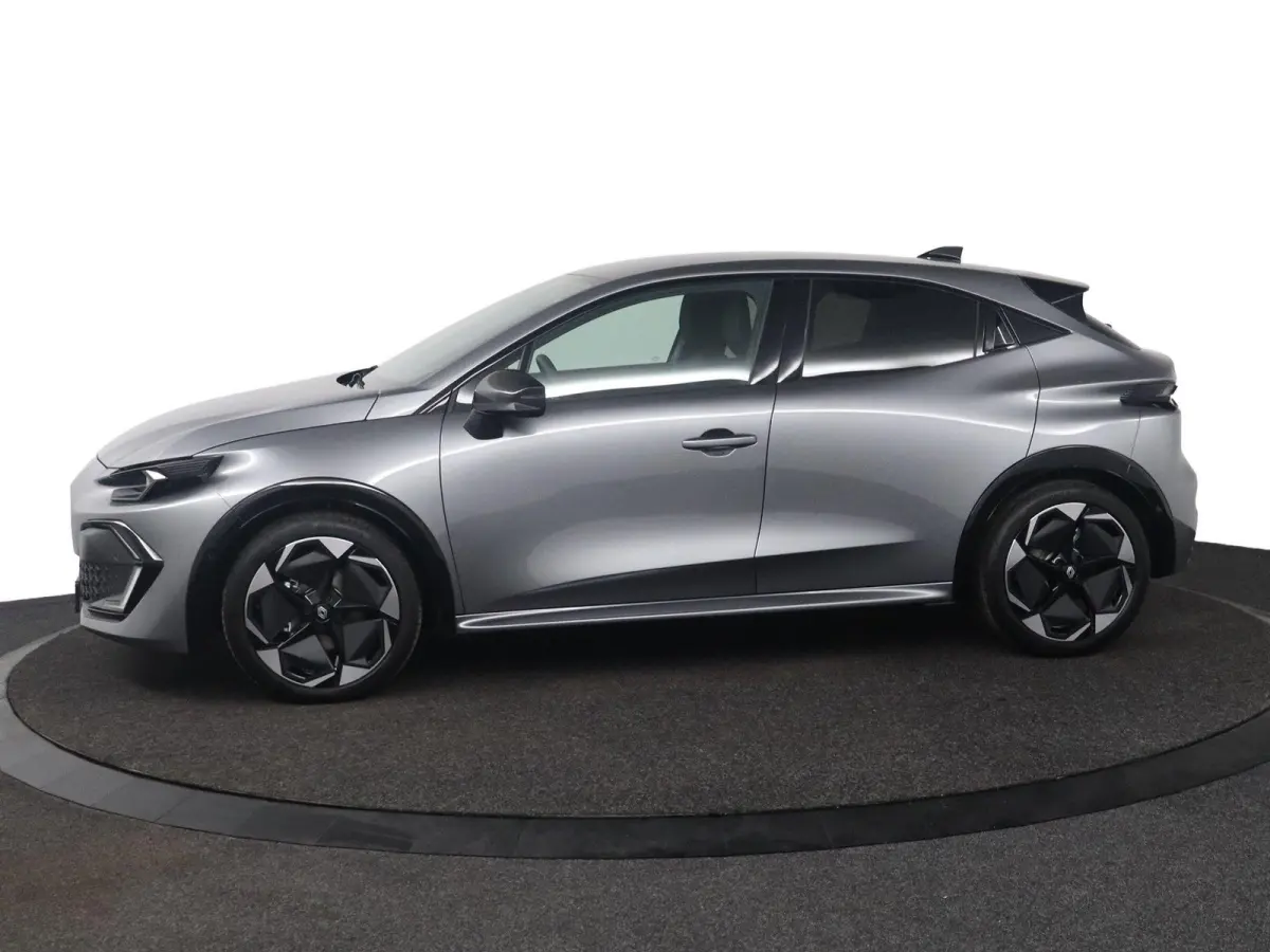 techno full hybrid E-Tech 160 pk | pack winter, safety & parking | lichtmetalen wielen 18""rythmic" | verlenging connected services openR link met vijf jaar |