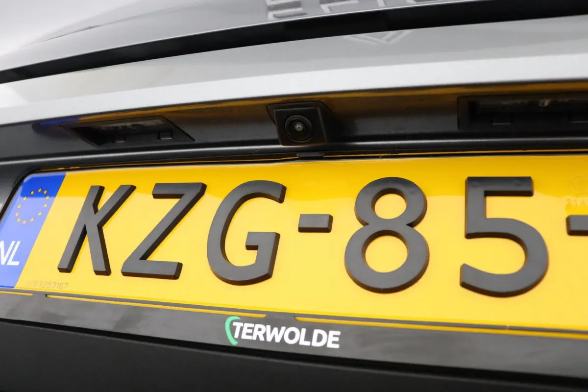 techno full hybrid E-Tech 160 pk | pack winter, safety & parking | lichtmetalen wielen 18""rythmic" | verlenging connected services openR link met vijf jaar |