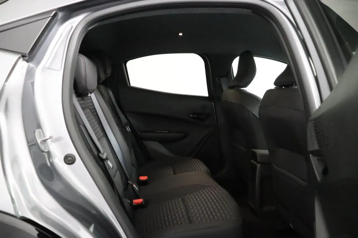 techno full hybrid E-Tech 160 pk | pack winter, safety & parking | lichtmetalen wielen 18""rythmic" | verlenging connected services openR link met vijf jaar |