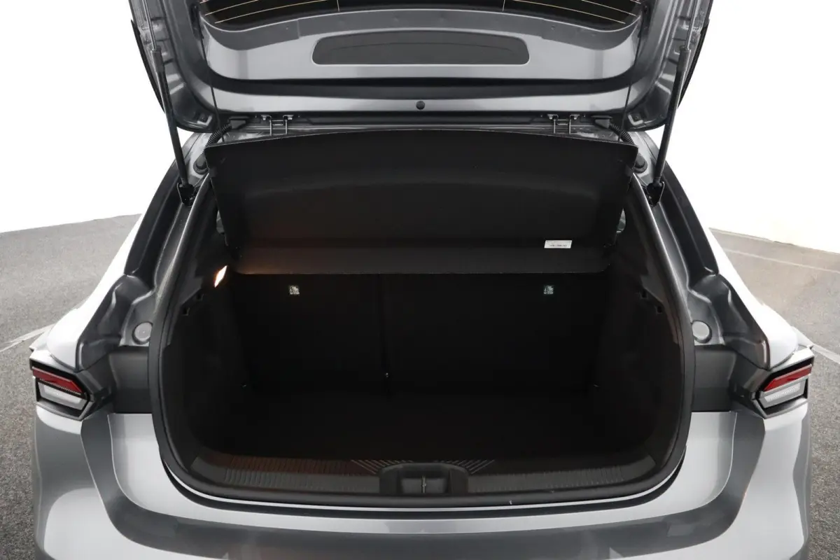 techno full hybrid E-Tech 160 pk | pack winter, safety & parking | lichtmetalen wielen 18""rythmic" | verlenging connected services openR link met vijf jaar |