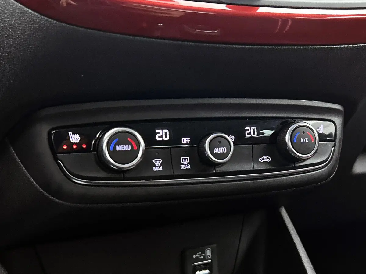1.2 110pk Level 4 | Navigatie | Camera | Climate Control | Keyless | Apple Carplay/Android Auto | Stoel- en stuurverwarming | LMV 17'' |