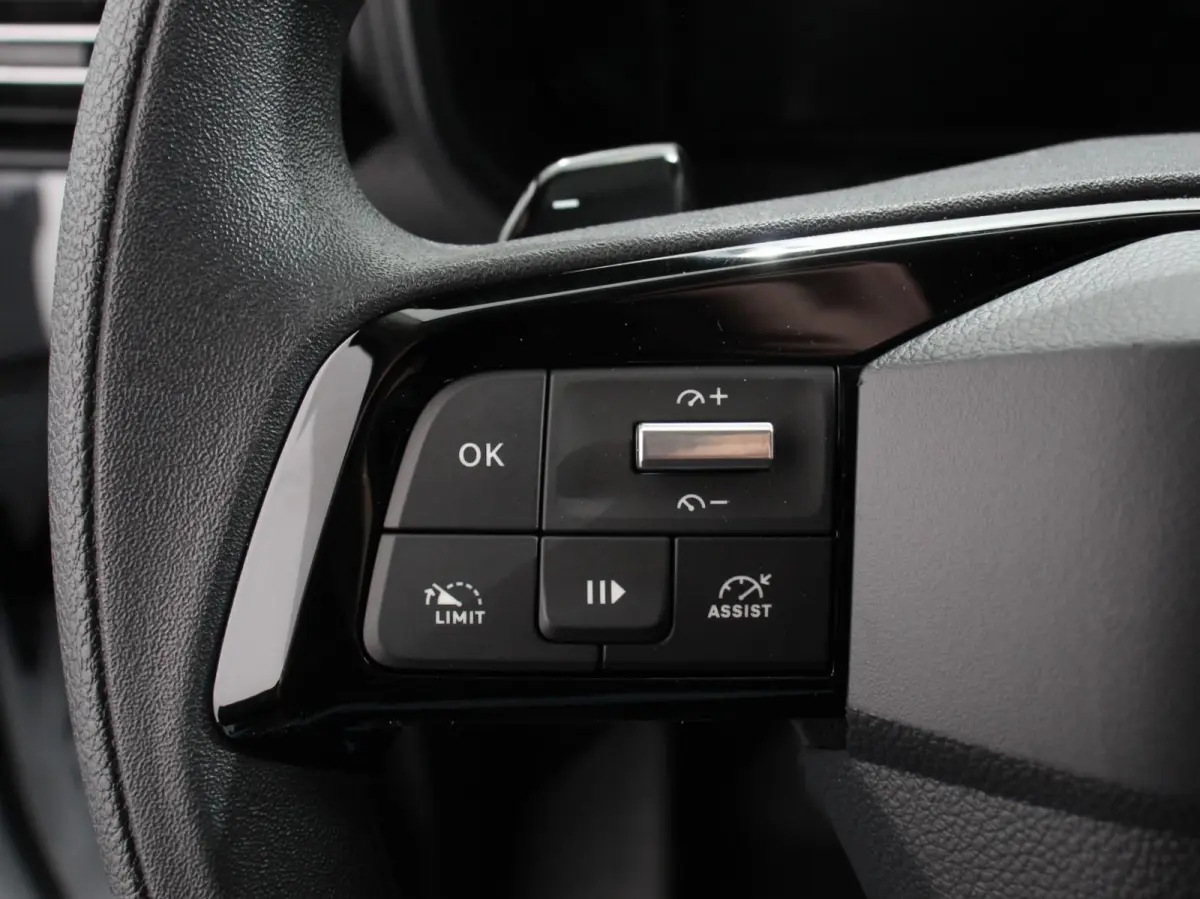 1.5 BlueHDi 130 S&S L2 Apple Carplay / Android Auto Navigatie Trekhaak Airco Camera Cruise Control Parkeersensoren V+A DAB