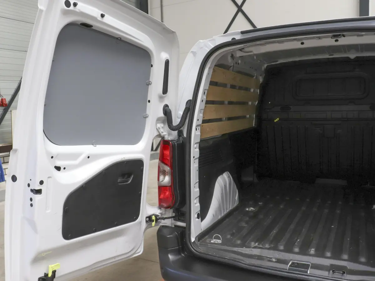 1.5D L1H1 Edition Airco Navigatie Trekhaak Carplay