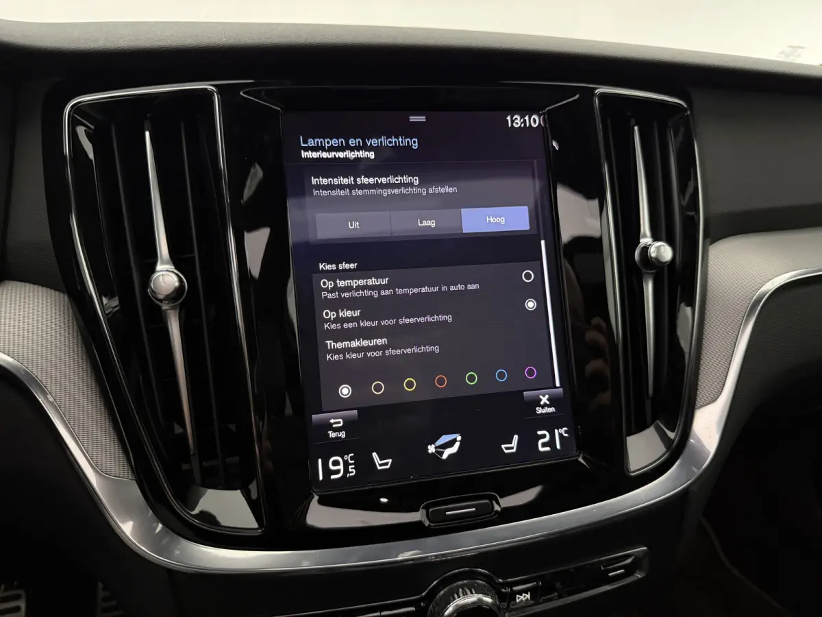 2.0 T6 Recharge AWD R-Design | Pano | Virtual | H/K | HUD | Memory | 360° | Carplay | LED