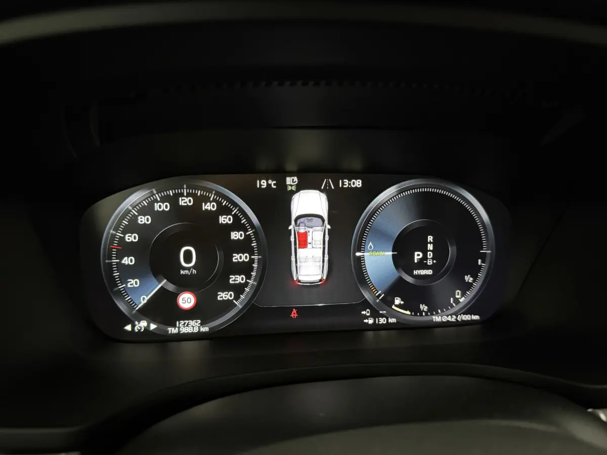 2.0 T6 Recharge AWD R-Design | Pano | Virtual | H/K | HUD | Memory | 360° | Carplay | LED