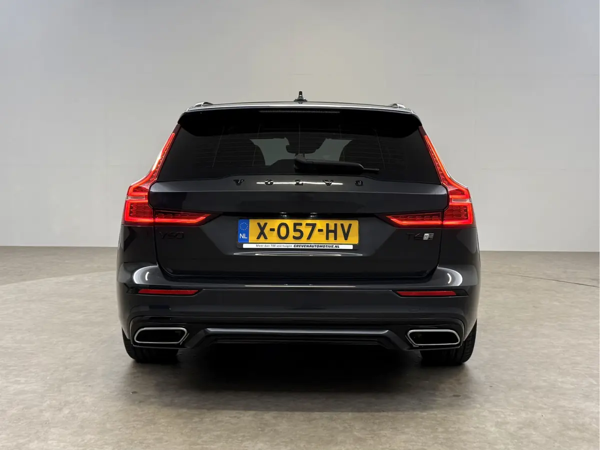 2.0 T6 Recharge AWD R-Design | Pano | Virtual | H/K | HUD | Memory | 360° | Carplay | LED