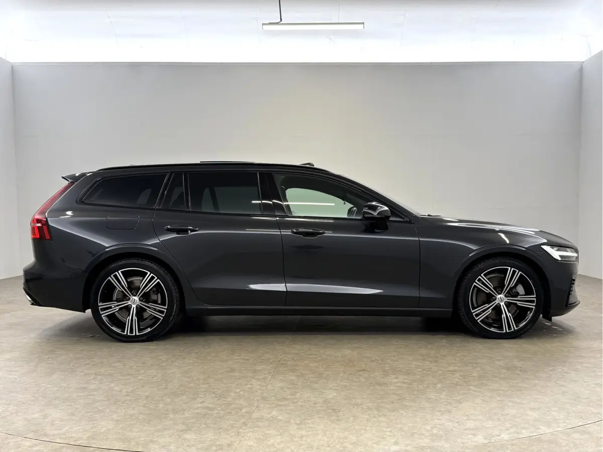2.0 T6 Recharge AWD R-Design | Pano | Virtual | H/K | HUD | Memory | 360° | Carplay | LED