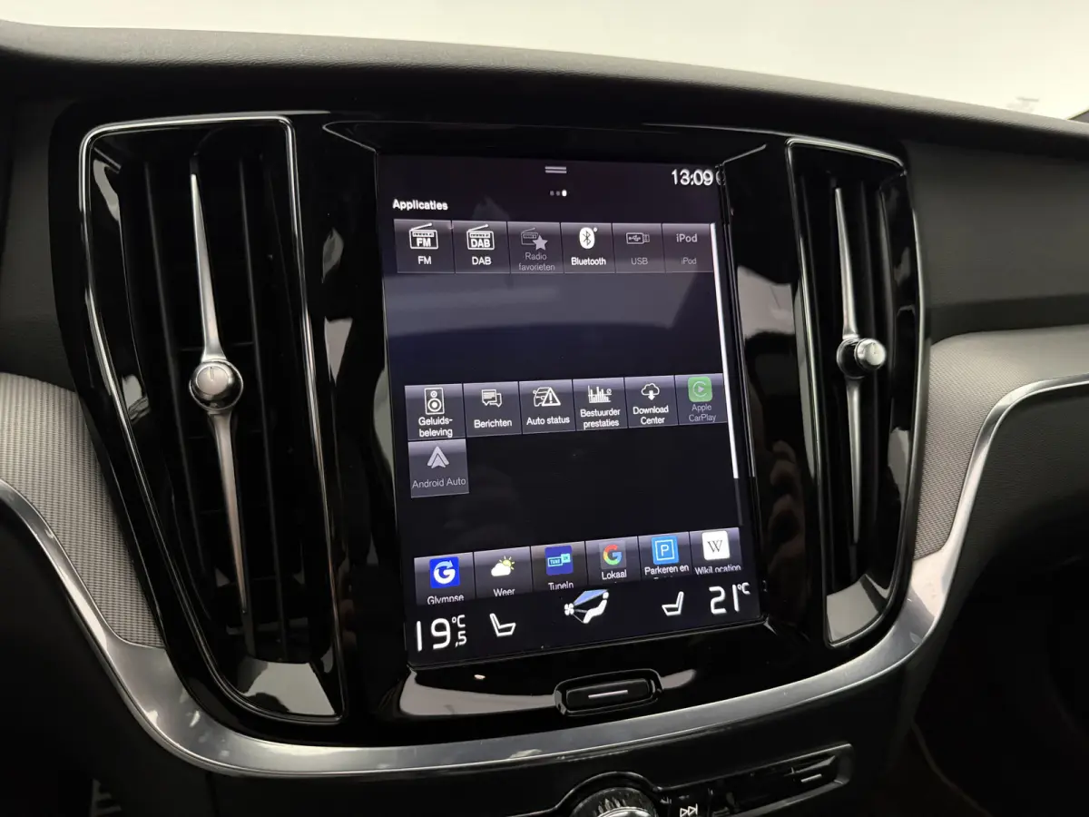 2.0 T6 Recharge AWD R-Design | Pano | Virtual | H/K | HUD | Memory | 360° | Carplay | LED