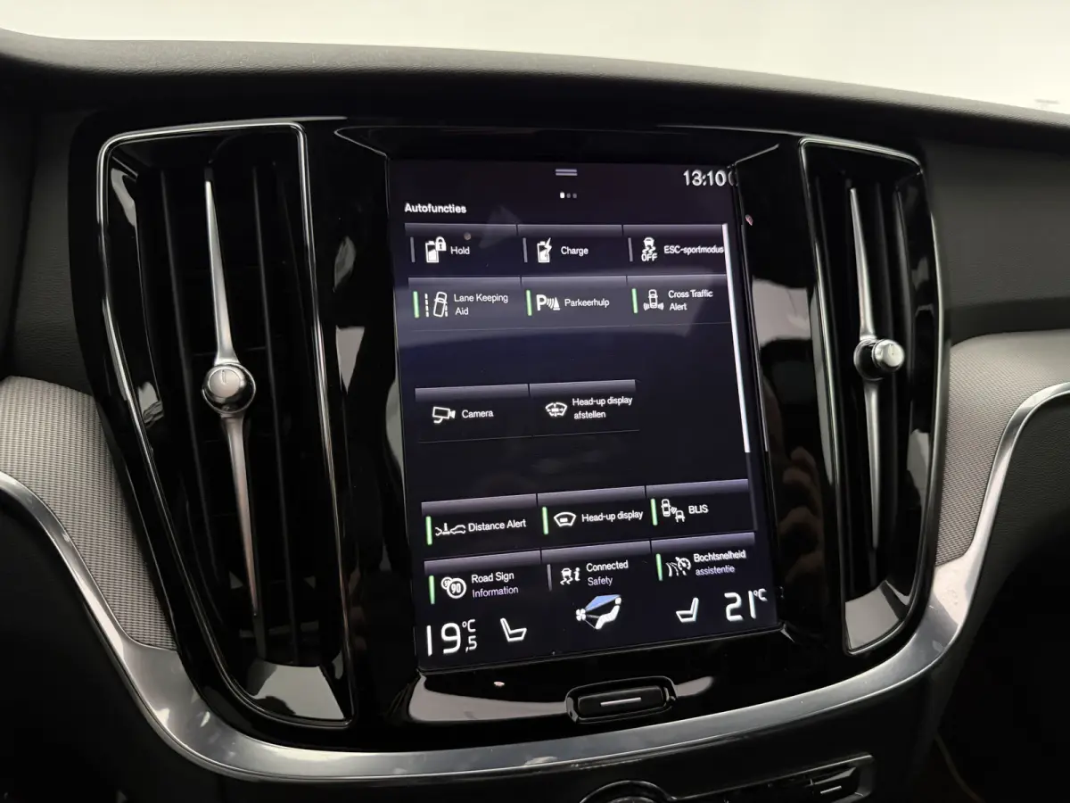 2.0 T6 Recharge AWD R-Design | Pano | Virtual | H/K | HUD | Memory | 360° | Carplay | LED