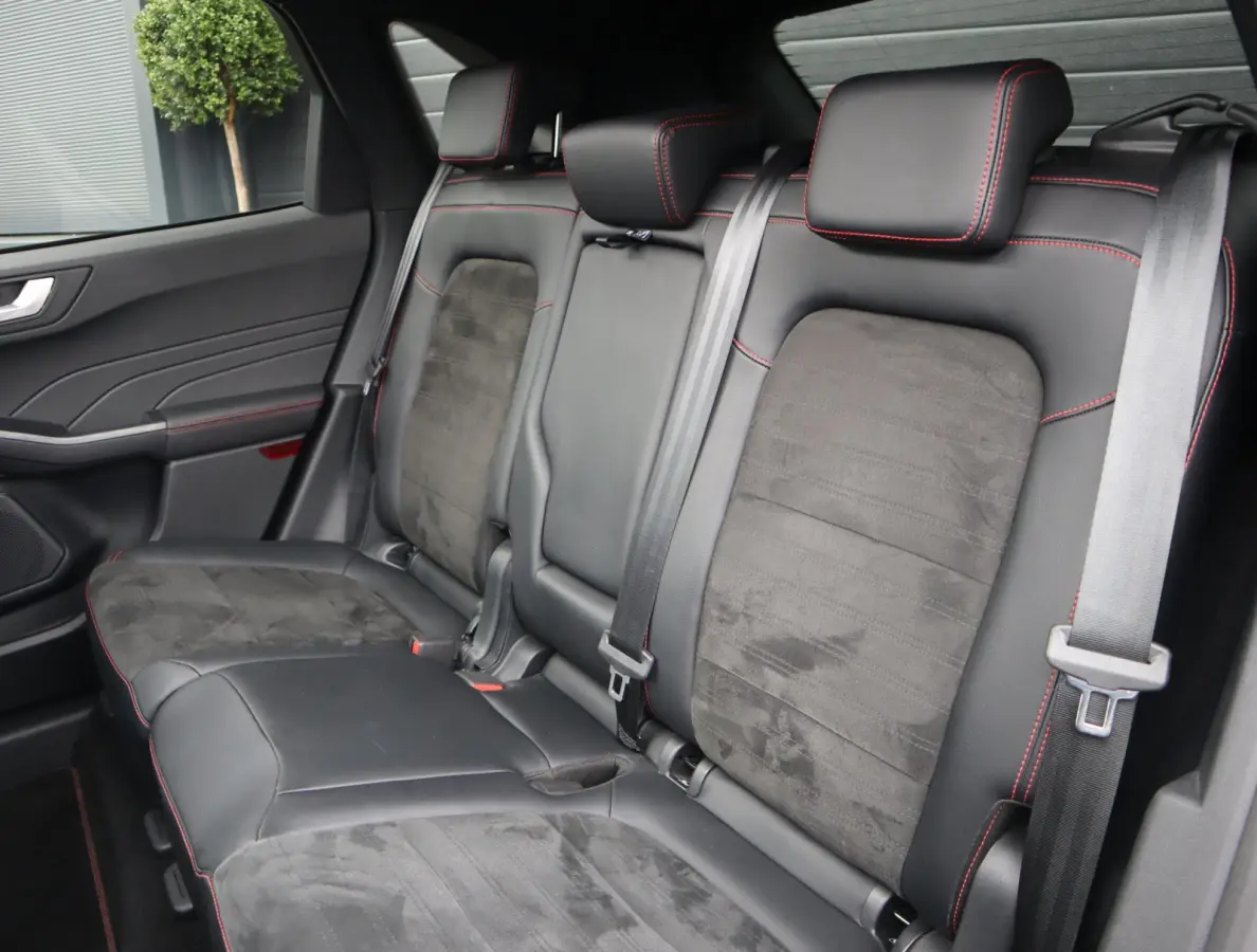 2.5 PHEV ST-Line X | Pano | Trekhaak | 20 Inch | Elektrich verstelbare stoelen | HUD | Winter pack | Full Options
