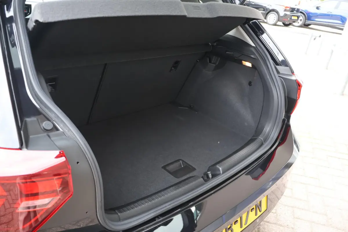 1.0 TSI 95pk DSG Life Edition | Trekhaak | Camera | Carplay | Parkeersensoren | Navi