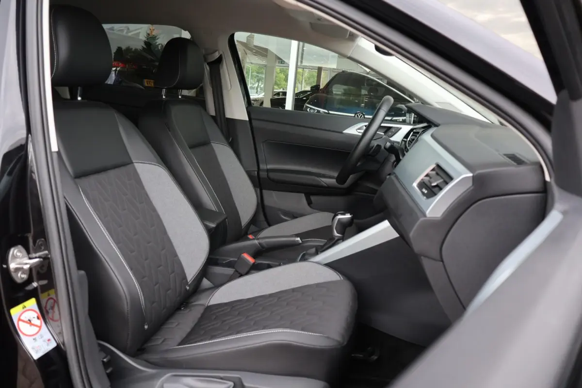 1.0 TSI 95pk DSG Life Edition | Trekhaak | Camera | Carplay | Parkeersensoren | Navi