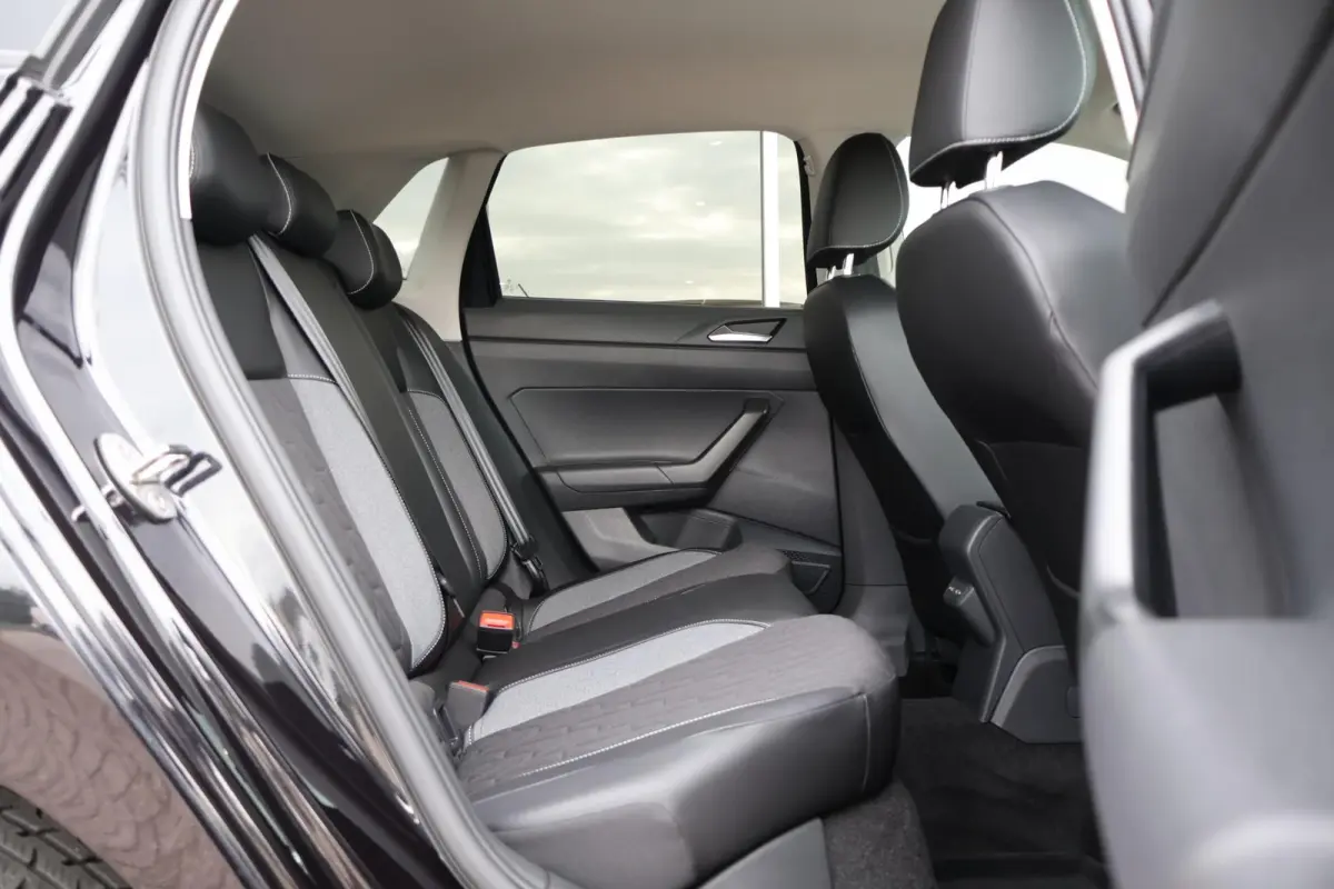 1.0 TSI 95pk DSG Life Edition | Trekhaak | Camera | Carplay | Parkeersensoren | Navi