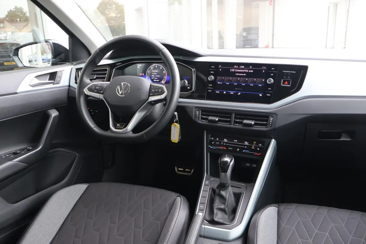 1.0 TSI 95pk DSG Life Edition | Trekhaak | Camera | Carplay | Parkeersensoren | Navi