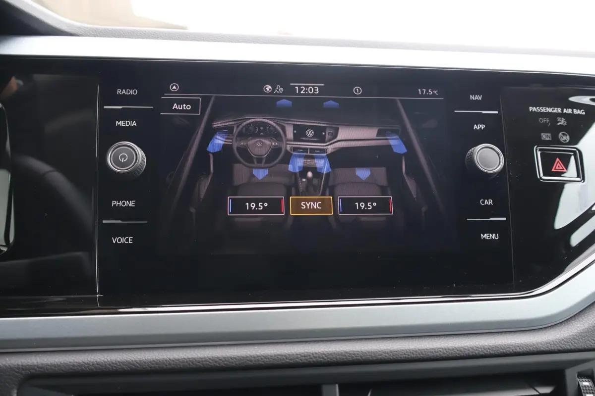 1.0 TSI 95pk DSG Life Edition | Trekhaak | Camera | Carplay | Parkeersensoren | Navi