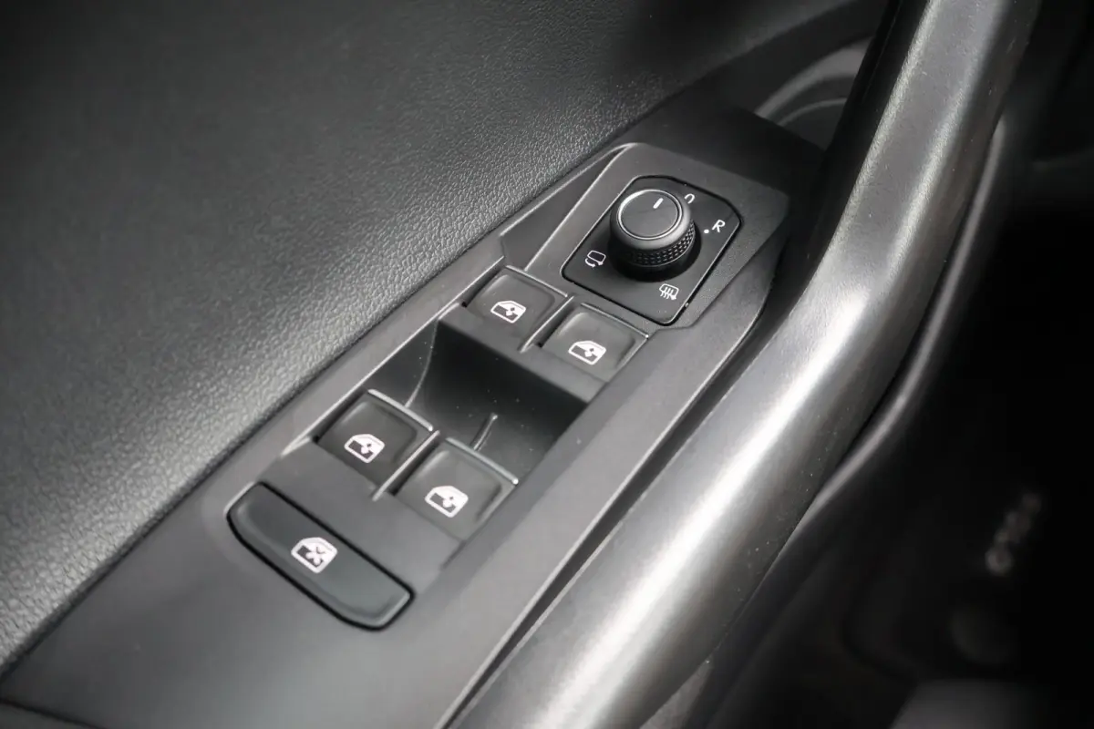 1.0 TSI 95pk DSG Life Edition | Trekhaak | Camera | Carplay | Parkeersensoren | Navi