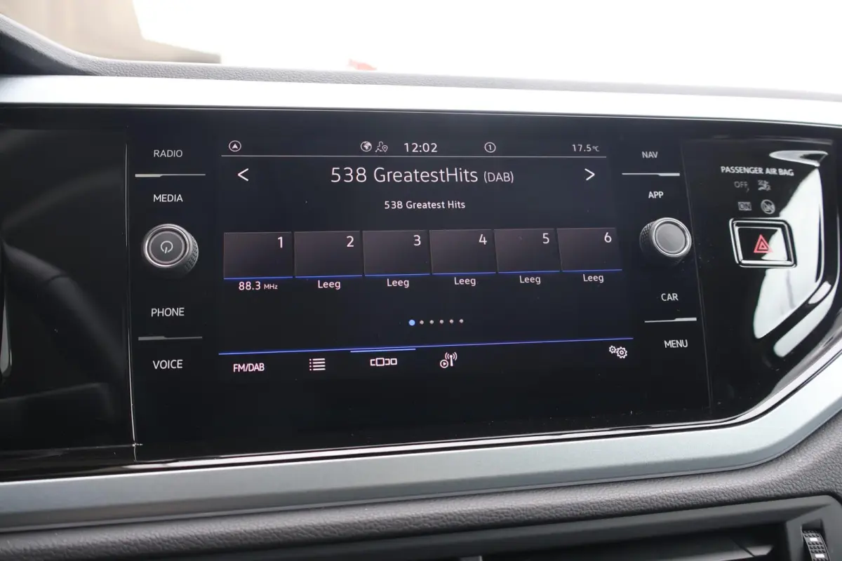 1.0 TSI 95pk DSG Life Edition | Trekhaak | Camera | Carplay | Parkeersensoren | Navi