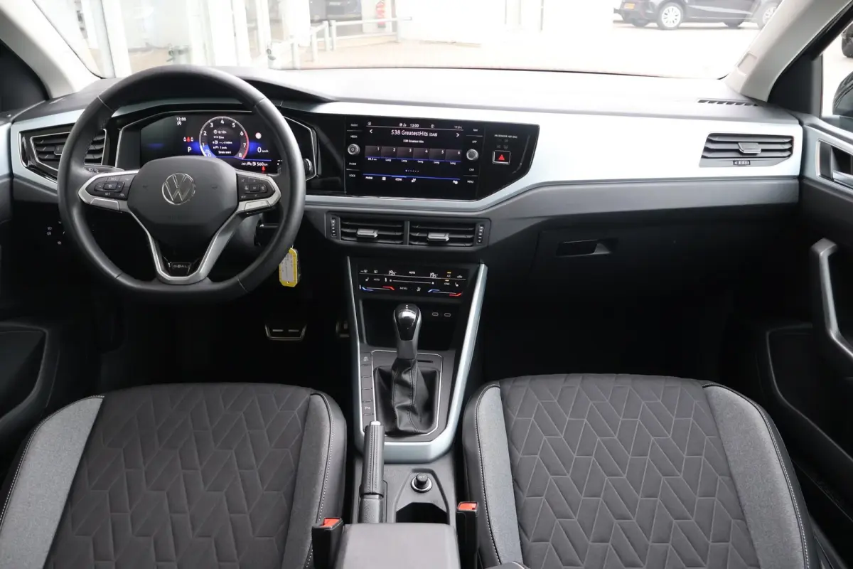 1.0 TSI 95pk DSG Life Edition | Trekhaak | Camera | Carplay | Parkeersensoren | Navi