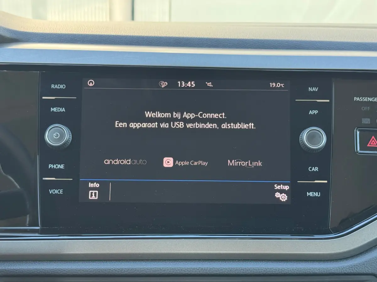 1.0 TSI Comfortline * Navigatiesysteem * Stoelverwarming * Parkeersensoren *