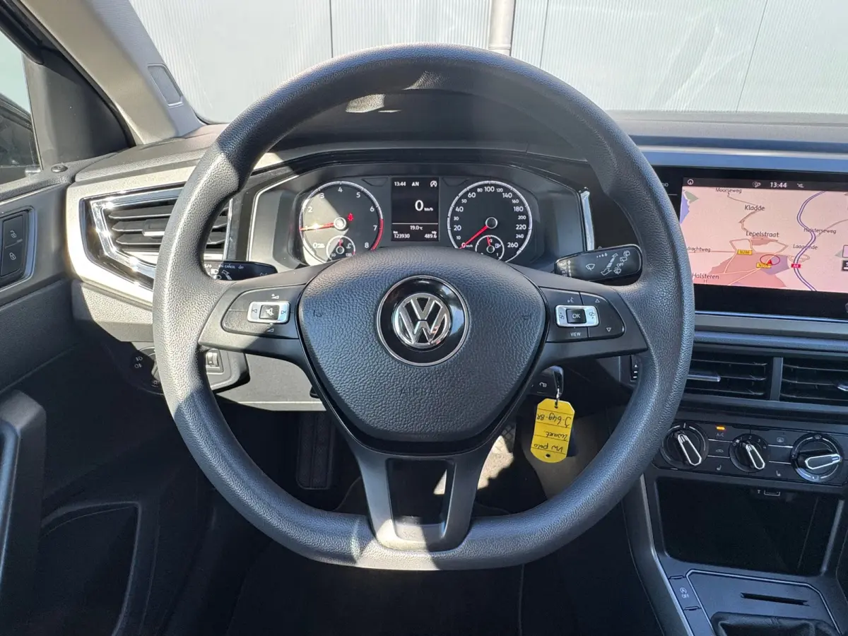 1.0 TSI Comfortline * Navigatiesysteem * Stoelverwarming * Parkeersensoren *